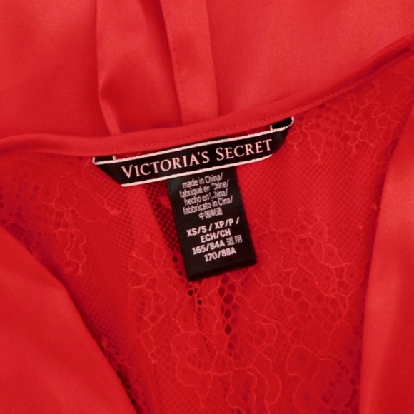 VS VICTORIA’S SECRET Red Satin Chantilly Lace Robe Valentine's Day X-Small Small - Picture 12 of 15